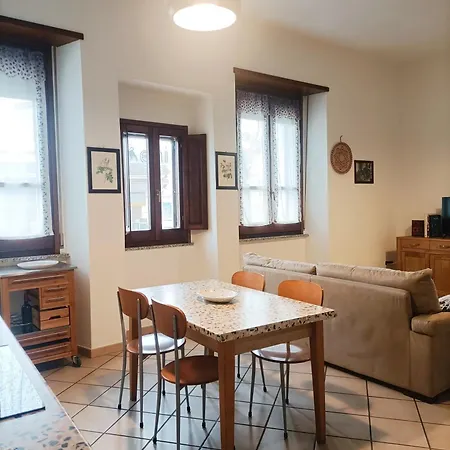 Bright Port View Apartment- Secondary Entrance Free Parking Apartment Cagliari