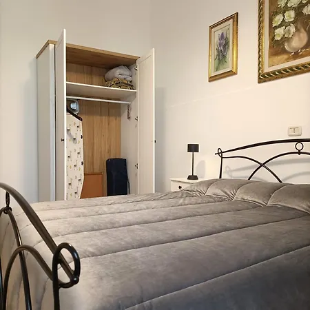 Bright Port View Apartment- Secondary Entrance Free Parking Apartment Cagliari