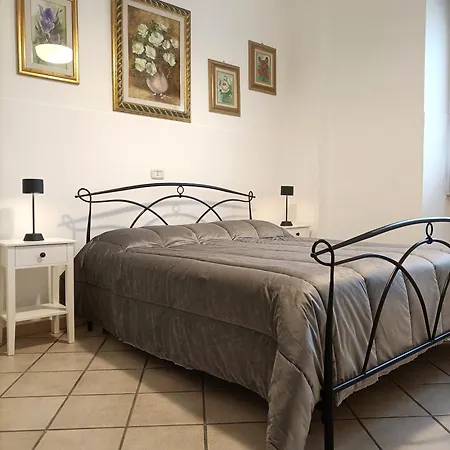 Bright Port View Apartment- Free Parking קליארי