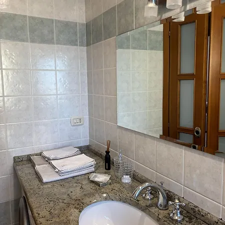 Apartment Bright Port View Apartment- Secondary Entrance Free Parking *