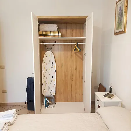 Apartment Bright Port View Apartment- Free Parking