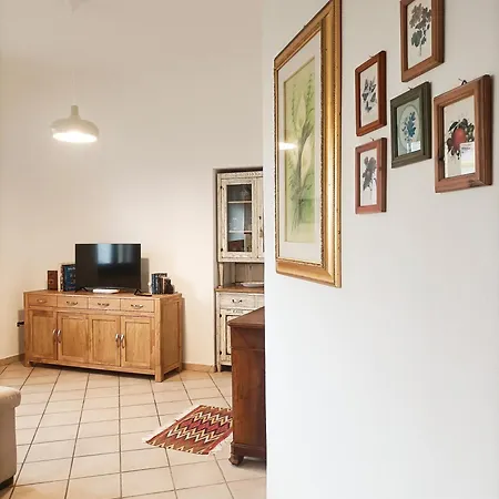 Bright Port View Apartment- Secondary Entrance Free Parking Appartement