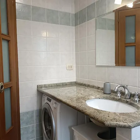 Apartment Bright Port View Apartment- Free Parking