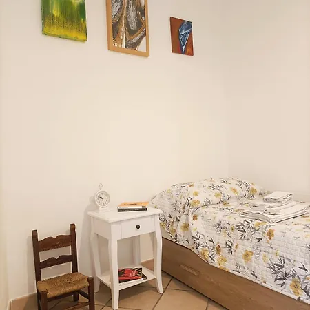 Bright Port View Apartment- Free Parking Apartment *