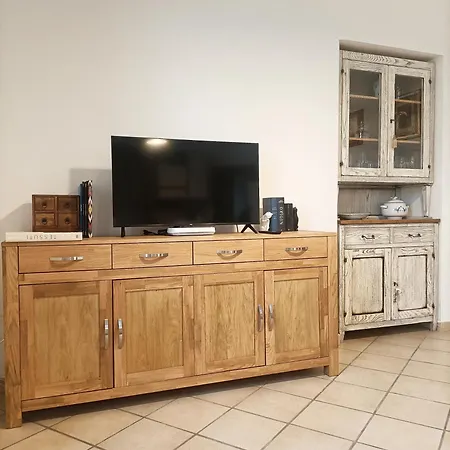 Apartment Bright Port View Apartment- Free Parking