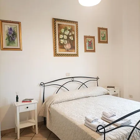 Bright Port View Apartment- Secondary Entrance Free Parking Lejlighed Cagliari