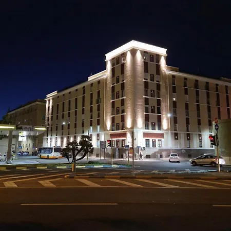 Bright Port View Apartment- Free Parking Cagliari