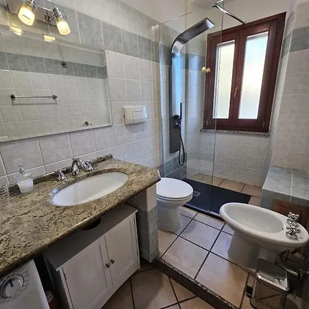 Bright Port View Apartment- Free Parking Apartment *