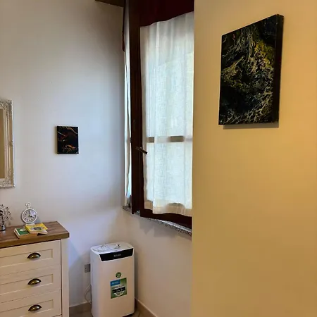 Bright Port View Apartment- Free Parking
