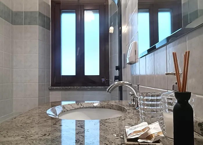 Apartment Bright Port View Apartment- Secondary Entrance Free Parking *