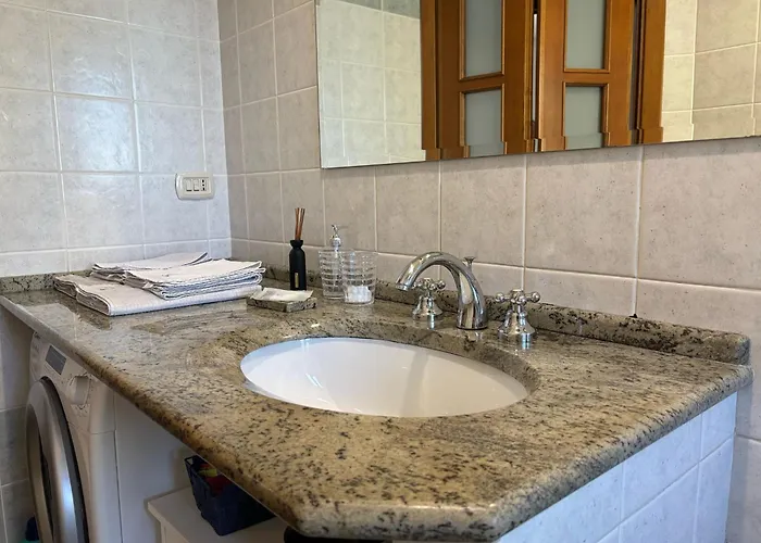 Bright Port View Apartment- Secondary Entrance Free Parking Cagliari